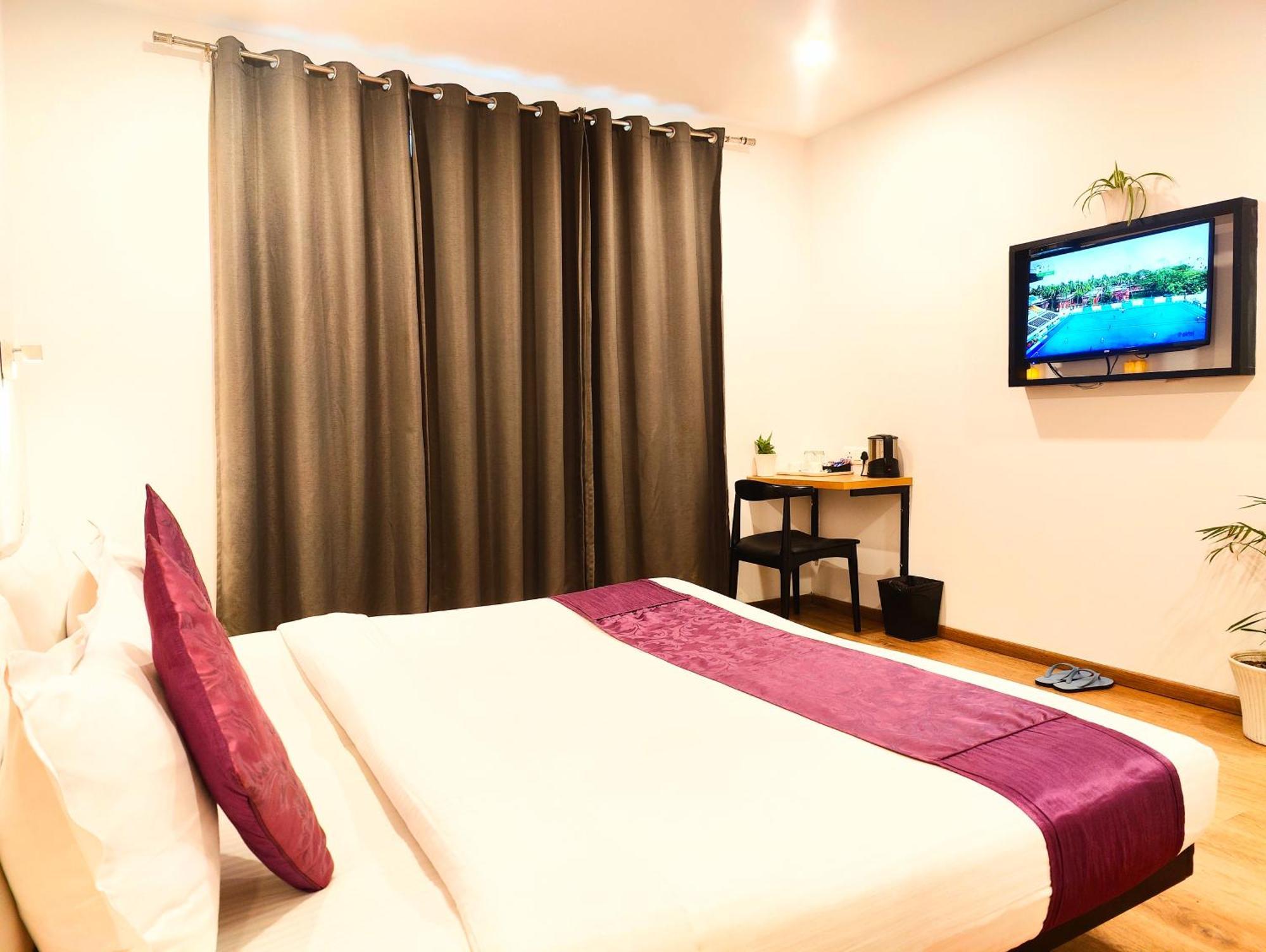 Hotel Mavens White Artemis Hospital Road Sector 52 Gurgaon Exterior foto