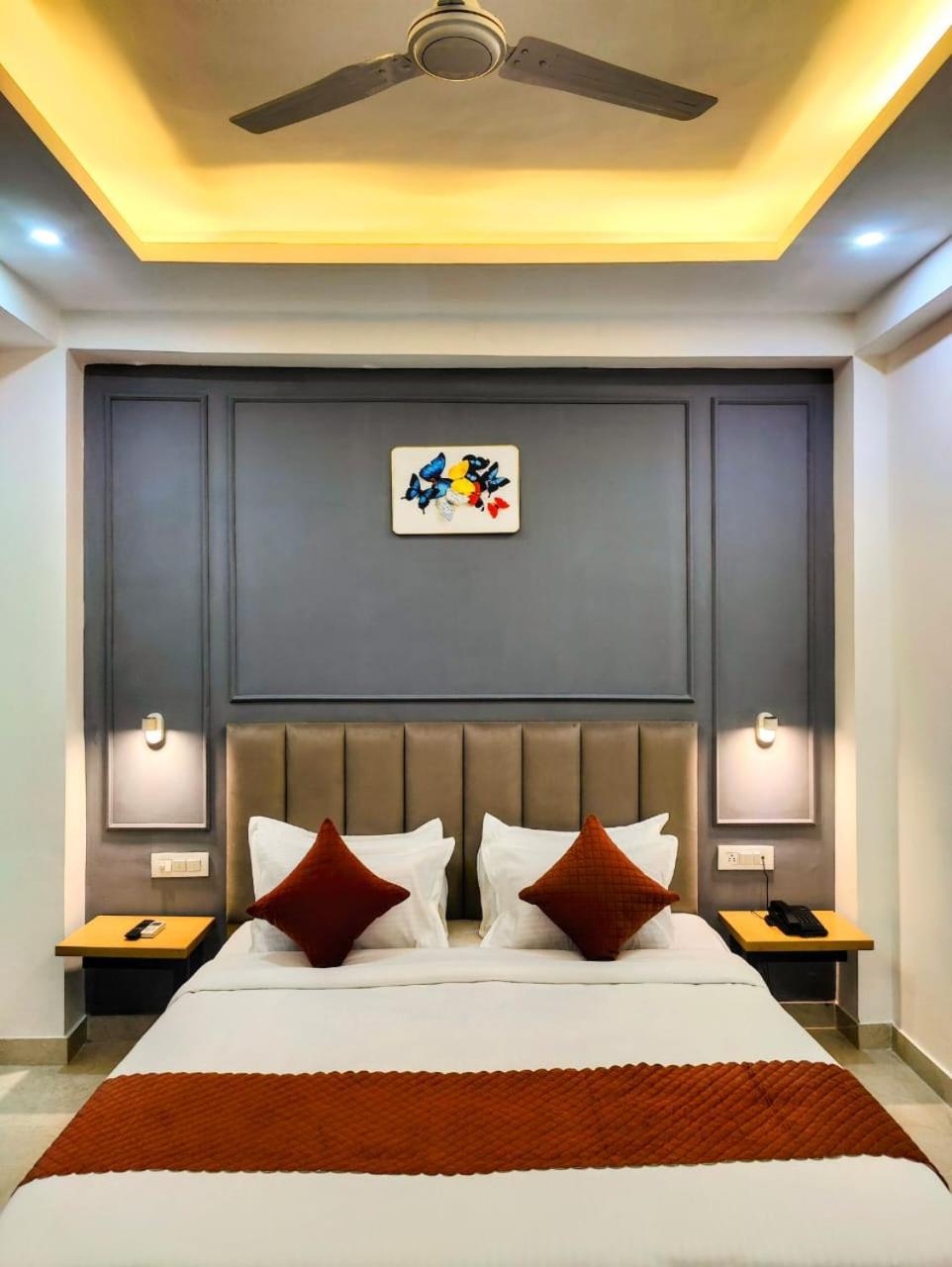Hotel Mavens White Artemis Hospital Road Sector 52 Gurgaon Exterior foto